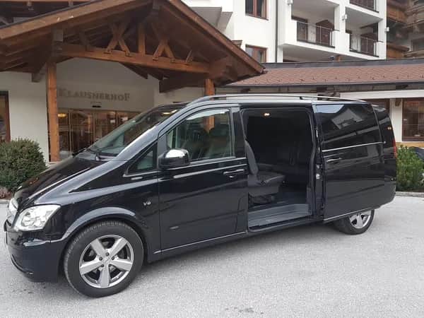 Flughafentransfer Innsbruck – Verlässlicher Service für Geschäftsreisende